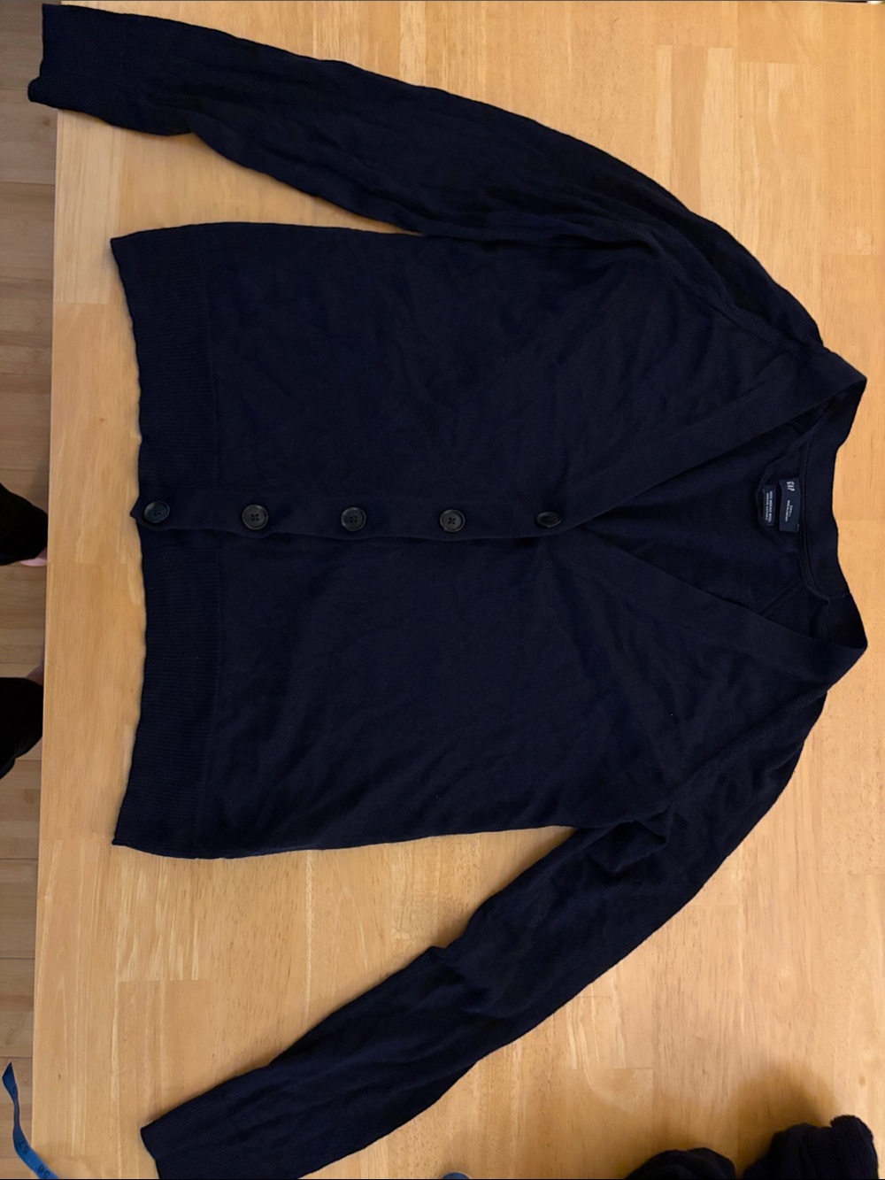 Gap women’s Navy Button-Up V-Neck Cardigan Sweater 100% merino wool